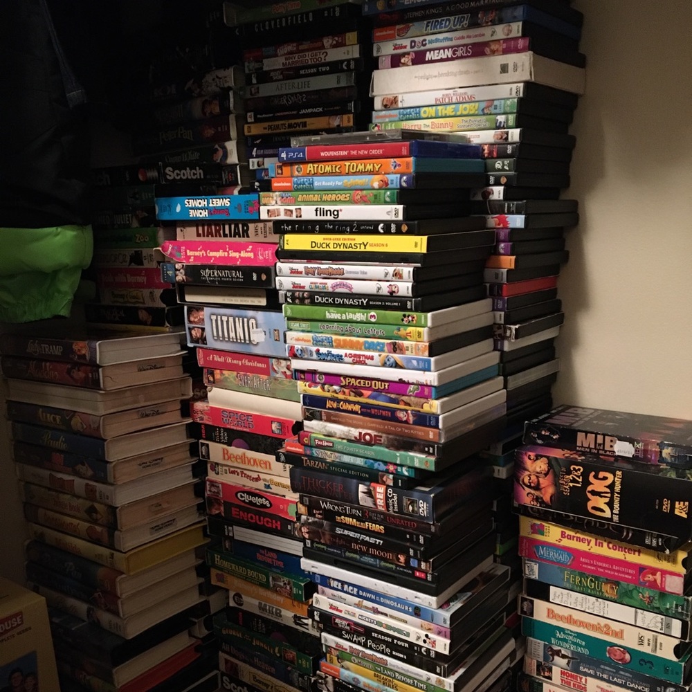 Dvds/vhs tapes